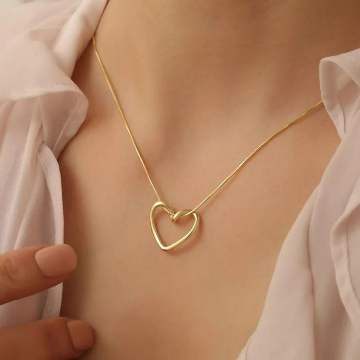 Hollow Heart Pendant Necklace – Gold Plated Elegant Heart Jewelry for Women
