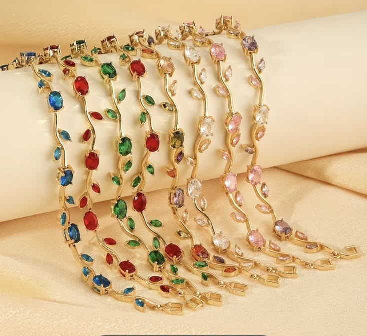 Tulip Bracelet – Elegant Floral Gold-Plated Bracelet for Women